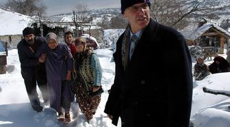 Kar Esaretinden Valinin Kurtardığı Kadının İkizleri Oldu