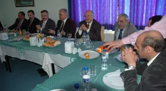 AK Parti Milletvekilleri'nden Toplantı