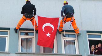 Diyarbakır'daki Deprem Tatbikatında Türk Bayrağı Alkış Topladı