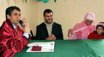 DTP'li Belediye Başkanı Kürtçe Nikah Kıydı