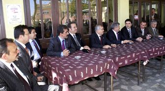 Arslanlı Belde Sakinleri Belediyenin Kapatılmasına Tepkili