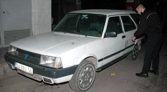 Park Halindeki Otomobili Çalmak İsteyen 3 Kişi Kıskıvrak Yakalandı