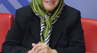 AK Parti Kadın Kollarından Şehit Evine Taziye Ziyareti