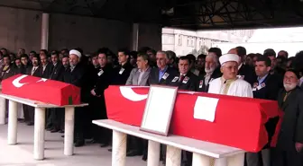 Trafik Kazasında Ölen Öğretmen ve Öğrenci İçin Elazığ'da Cenaze Töreni Düzenlendi