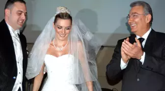 Deniz Baykal Antalya'da Nikah Şahitliği Yaptı