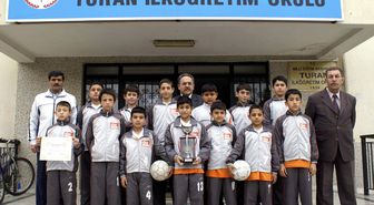 Nazilli Turan İlköğretim Okulu Minikler Futbol Takımı Aydın İl Birincisi Oldu