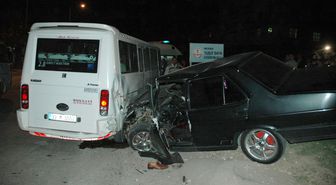 Mersin'de Bölücü Örgüt Yandaşlarının Yola Kurduğu Barikat Kazaya Neden Oldu: 2 Yaralı