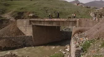 Hakkari Değirmen Köprüsü 10 Yıldır Faaliyete Geçmeyi Bekliyor