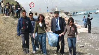 Gevaş'ta 'Temiz Çevre İçin El Ele' Kampanyası