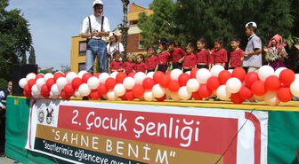 Akhisar'da, 2. Çocuk Şenliği