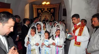 Mardin'de Süryaniler Paskalyayı Yumurta Tokuşturarak Kutladı