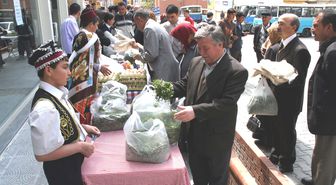Öğrencilerden Okul Yararına Kermes