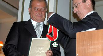 Fatih Terim'e Yüksek Liyakat Nişanı