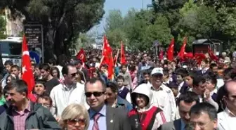 Çanakkale'de 19 Mayıs Etkinlikleri Kapsamında 'Atatürk'ü Anma Halk Yürüyüşü ' Düzenlendi