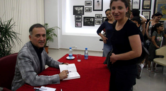 Ünlü Yazar Murathan Mungan Hayranlarıyla Buluştu