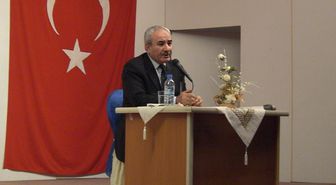 Eğitimci Yazar Vehbi Vakkasoğlu'ndan Yesevi Koleji Öğrenci ve Velilerine Seminer