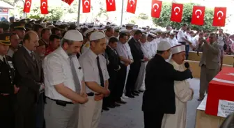 Hatay Şehidine Ağladı