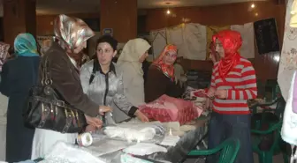 Hakkari'de Dar Gelirli Öğrenciler Yararına Kermes