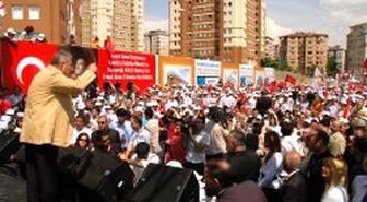 Baykal, Hükümet-yargı Gerginliğinde Vatandaşı Suçladı