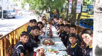As Akyazı Minik Futbol Takımı, Türkiye Şampiyonasında Sakarya'yı Temsil Edecek