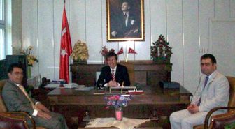 Kaü Rektörü Prof. Dr. Abamüslüm Güven Kağızman Kaymakamı'nı ve Belediye Başkanı'nı Ziyaret Etti