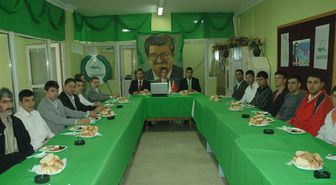 Anavatanlı Gençlerden Toplu İstifa