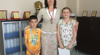 Sabihahanım'ın Başarılı Öğrencileri Altınla Ödüllendirildi