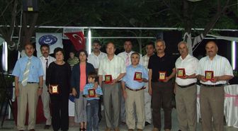 Türk Eğitim-sen'den Emekli Olan Üyelerine Plaket
