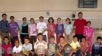 Vezirköprü'de Badminton Müsabakaları Sona Erdi