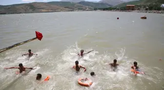 Tatvan'da Denizcilik ve Kabotaj Bayramı Törenlerle Kutlandı