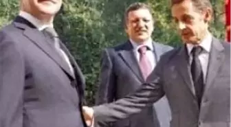 Sarkozy Yine Moskova'da
