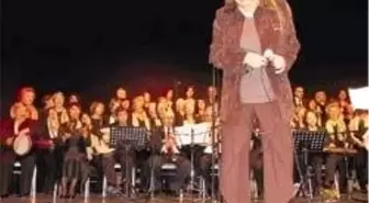 Bayan Bacak'a Özel Gece