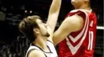 Mehmet Okur'dan Galibiyete 16 Sayılık Katkı