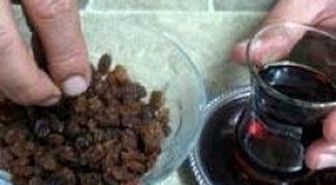 Çayın Yanına Şeker Yerine Kuru Üzüm