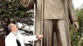 Yılmaz Büyükerşen'den Ulus Anıtı Değerlendirmesi