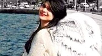 Melek Kızının Anılarını Arıyor