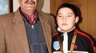 Pehlivan Torunu Halterciden Teşekkür Ziyareti