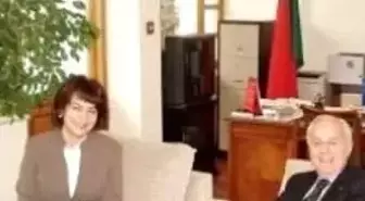 Portekiz Köprü Görevi Görüyor