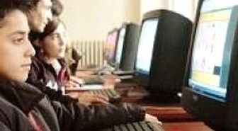 Üç Kişiden Biri Online Oynuyor