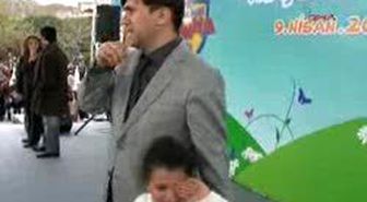 Polisten Çocuklara Taş Atma Uçurtma Uçur Sloganı