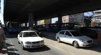 Yol Yapımında Çalışan İşçiye Otomobil Çarptı