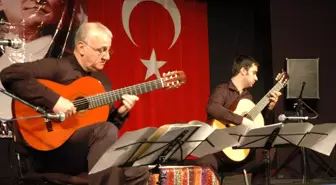 Dünyaca Ünlü Gitar Sanatçısından Gitar Dinlentisi