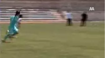 Kızlardan Futbol Resitali