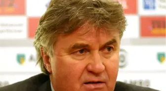 Hiddink UEFA'ya Yüklendi