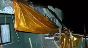 Fırtına Ağaçları Devirdi, Çatıları Uçurdu