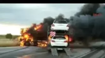 Edirne - Tır Ve Dorsesindeki 5 Mercedes Otomobil Yandı