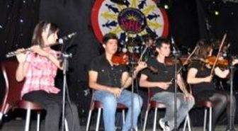 Gurup Jazzgır Sahnelerde Fırtına Gibi Esiyor