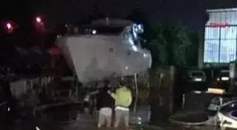 Lüks Yat Üreten Firmayı Su Bastı