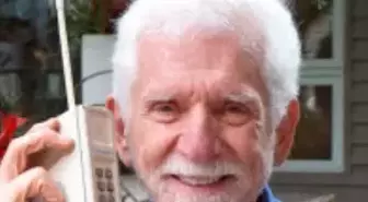 Cep Telefonunun Mucidinden İphone 4!