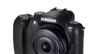Samsung Yeni Nx10'u Tanıttı